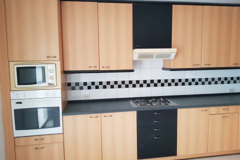 Condo in Watthana, Bangkok, Thailand, 3 bedrooms  № 200689 - photo 4