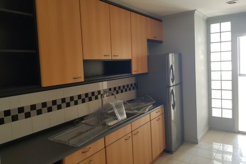 Condo in Watthana, Bangkok, Thailand, 3 bedrooms  № 200689 - photo 6