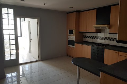 Condo in Watthana, Bangkok, Thailand, 3 bedrooms  № 200689 - photo 9