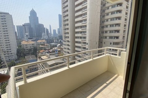 Condo in Khlong Toei, Bangkok, Thailand, 2 bedrooms  № 200692 - photo 29