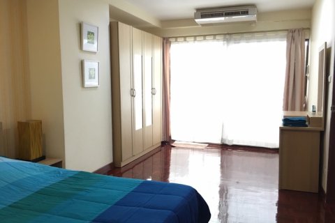 Condo in Khlong Toei, Bangkok, Thailand, 2 bedrooms  № 200692 - photo 3
