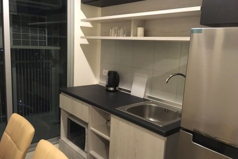 Studio dans le Condo à Bangkok, Thaïlande  № 145786 - photo 4