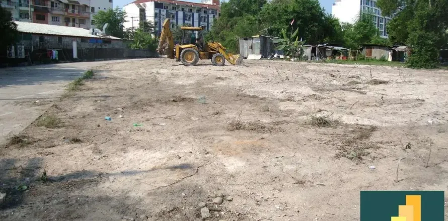 Terreno en Pattaya, Tailandia № 210915