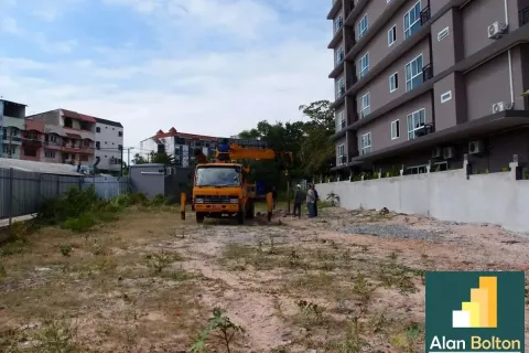 Terreno en Pattaya, Tailandia № 210915 - foto 2