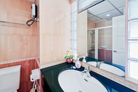 Condo in Hua Hin, Thailand, 2 bedrooms  № 164144 - photo 29