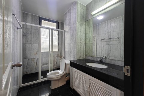 Condo à Bang Rak, Bangkok, Thaïlande, 2 chambres  № 164137 - photo 8