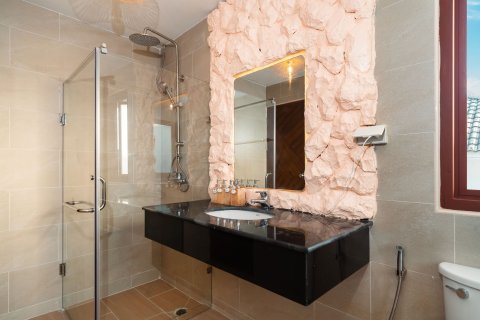 Villa in Phuket, Thailand 6 bedrooms № 164142 - photo 22