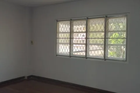 Reihenhaus in Phra Khanong, Bangkok, Thailand 5 Schlafzimmer № 215695 - Foto 13