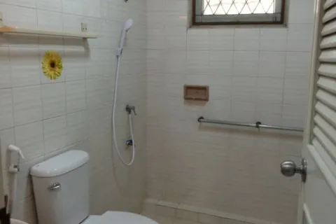 Reihenhaus in Phra Khanong, Bangkok, Thailand 5 Schlafzimmer № 215695 - Foto 15