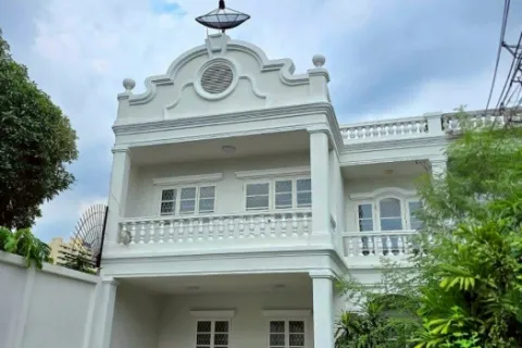 Townhouse à Phra Khanong, Bangkok, Thaïlande 5 chambres № 215695