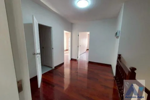 Reihenhaus in Phra Khanong, Bangkok, Thailand 5 Schlafzimmer № 215695 - Foto 11