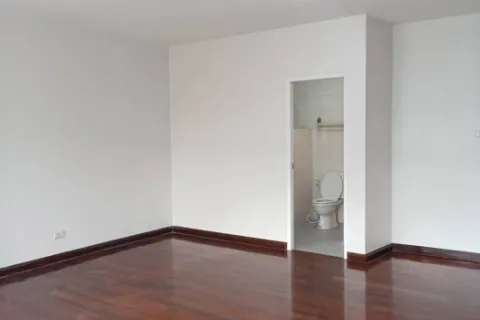 Reihenhaus in Phra Khanong, Bangkok, Thailand 5 Schlafzimmer № 215695 - Foto 10