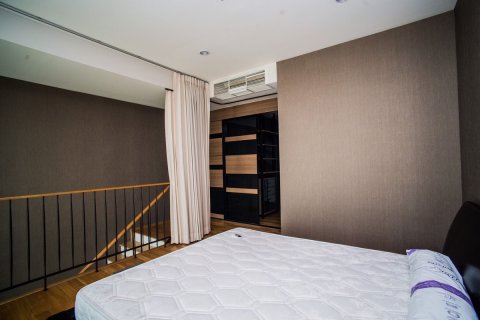 Condo à Watthana, Bangkok, Thaïlande, 1 chambre № 200627 - photo 11