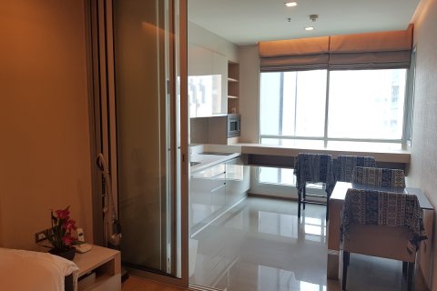 Condo à Watthana, Bangkok, Thaïlande, 1 chambre № 200625 - photo 8