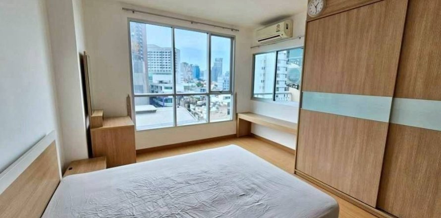 Студия в кондо в Ваттхане, Бангкок, Таиланд № 170960