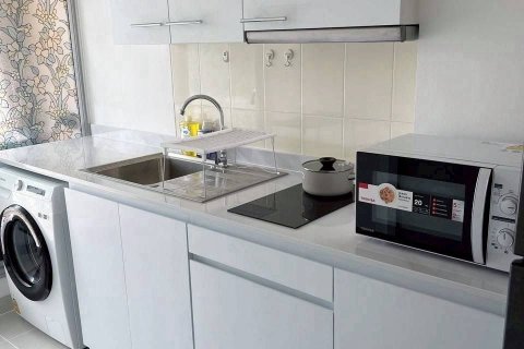 Студия в кондо в Ваттхане, Бангкок, Таиланд № 170960 - фото 4