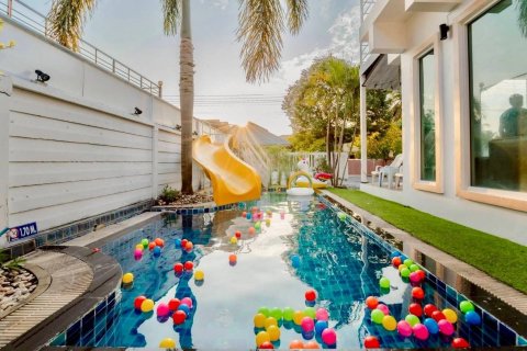 Villa in Hua Hin, Thailand 5 bedrooms № 170957 - photo 4