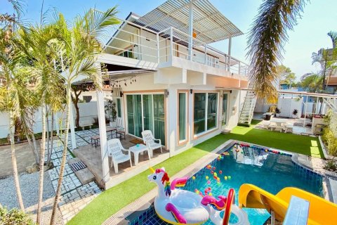 Villa in Hua Hin, Thailand 5 bedrooms № 170957 - photo 2