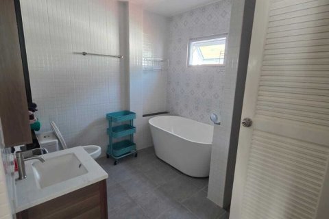 House in Phuket, Thailand 2 bedrooms № 170959 - photo 16