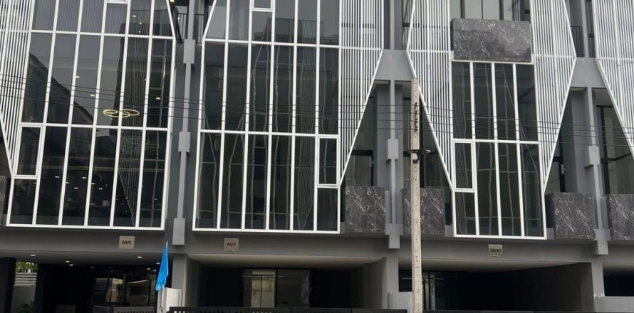 Дом в Бангкхэ, Бангкок, Таиланд с 4 спальнями № 154845