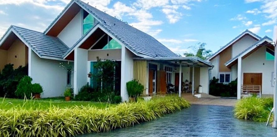 House in Nakhon Nayok, Thailand 5 bedrooms № 154844