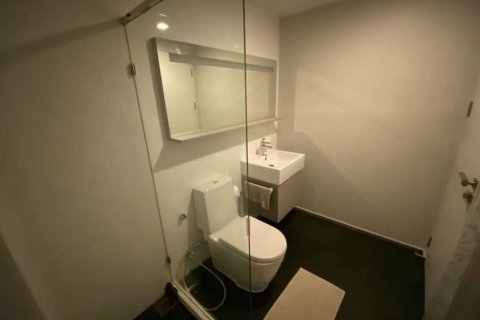 Studio dans le Condo à Khlong Toei, Bangkok, Thaïlande  № 152097 - photo 8