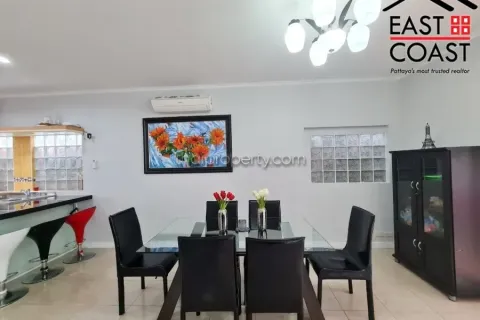 Casa de 5 dormitorios en Pattaya, Tailandia № 213750 - foto 8