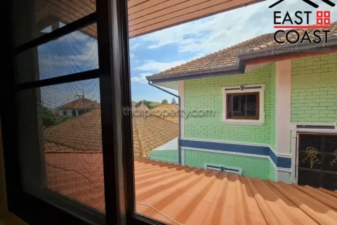 Casa de 5 dormitorios en Pattaya, Tailandia № 213750 - foto 18