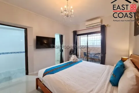 Casa de 5 dormitorios en Pattaya, Tailandia № 213750 - foto 6