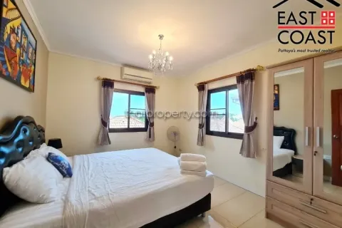 Casa de 5 dormitorios en Pattaya, Tailandia № 213750 - foto 17