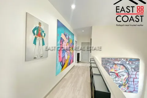 Casa de 5 dormitorios en Pattaya, Tailandia № 213751 - foto 13