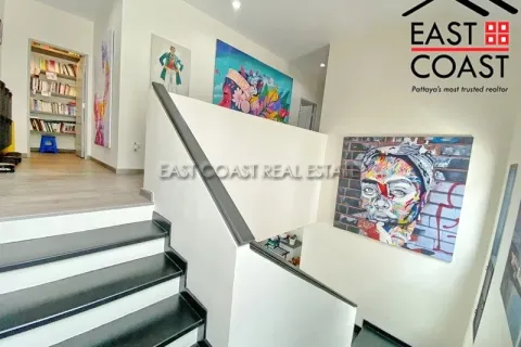 Casa de 5 dormitorios en Pattaya, Tailandia № 213751 - foto 14