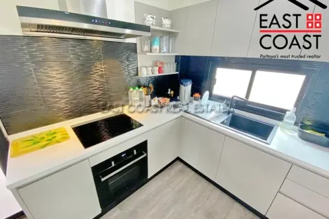 Casa de 5 dormitorios en Pattaya, Tailandia № 213751 - foto 8