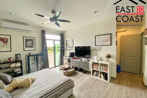 Casa de 5 dormitorios en Pattaya, Tailandia № 213751 - foto 17