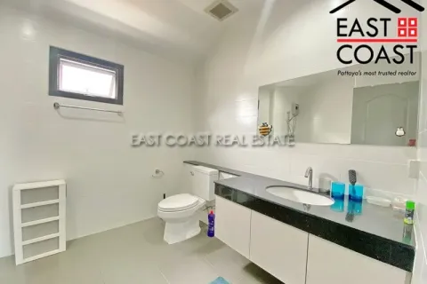 Casa de 5 dormitorios en Pattaya, Tailandia № 213751 - foto 30