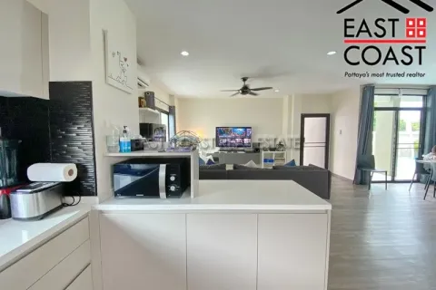 Casa de 5 dormitorios en Pattaya, Tailandia № 213751 - foto 9