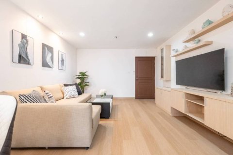 Condo in Bangkok, Thailand, 2 bedrooms  № 155437 - photo 2