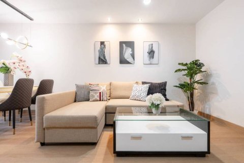 Condo in Bangkok, Thailand, 2 bedrooms  № 155437 - photo 4