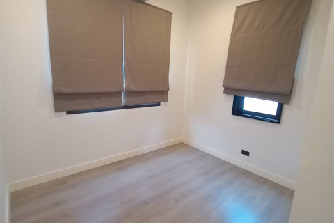 House in Bangkok, Thailand 4 bedrooms № 189372