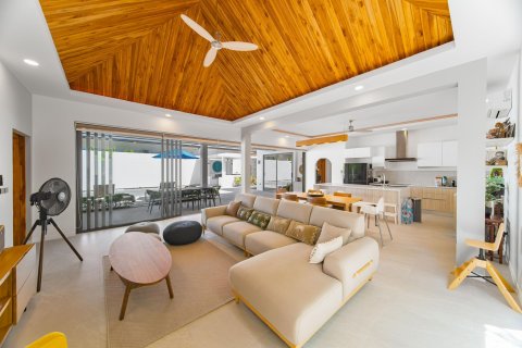 Villa in Ko Samui, Thailand 3 bedrooms № 136134 - photo 2
