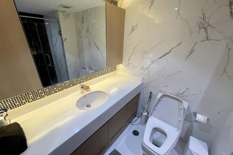Кондоминиум с 2 спальнями в Клонг Тоэй, Бангкок, Таиланд № 136135 - фото 15