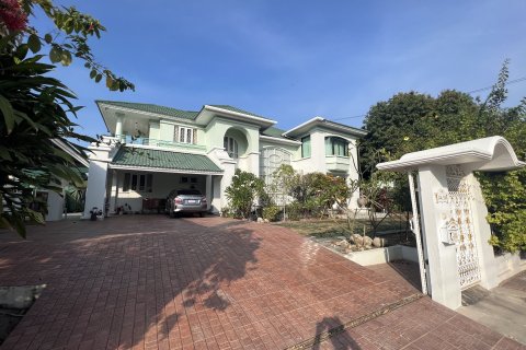Дом в Нонтхабури, Таиланд с 4 спальнями  № 153572 - фото 1