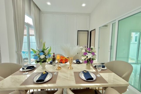 House in Pattaya, Thailand 3 bedrooms № 153577 - photo 13