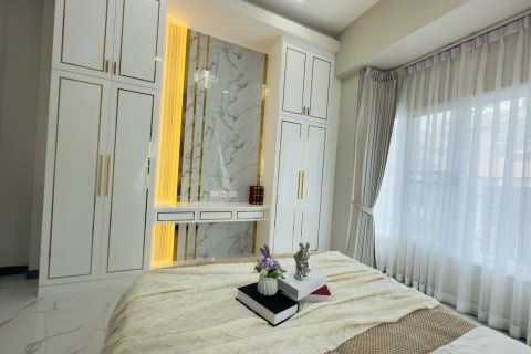 House in Pattaya, Thailand 3 bedrooms № 153577 - photo 8