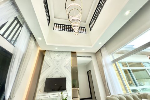 House in Pattaya, Thailand 3 bedrooms № 153577 - photo 9