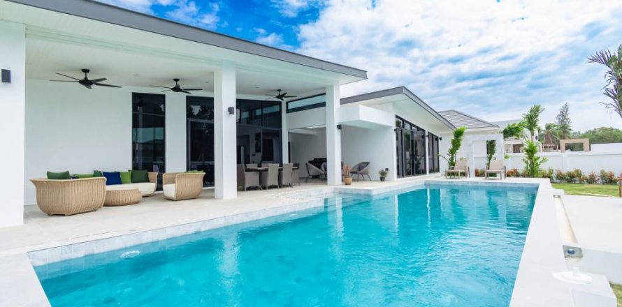 Villa in Pran Buri, Thailand 4 bedrooms № 176786