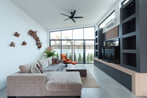 Villa in Pran Buri, Thailand 4 bedrooms № 176786 - photo 8