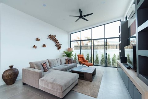 Villa in Pran Buri, Thailand 4 bedrooms № 176786 - photo 6
