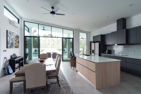 Villa in Pran Buri, Thailand 4 bedrooms № 176786 - photo 10