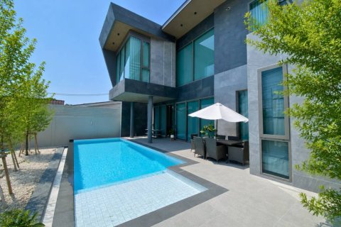 Villa in Pattaya, Thailand 4 bedrooms № 176783 - photo 2